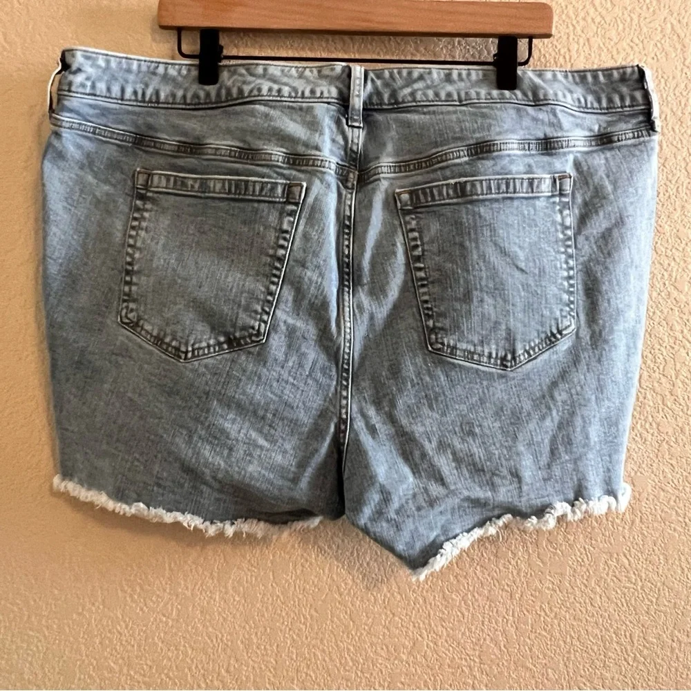 Torrid Mid-Rise Vintage Stretch Short Size 22